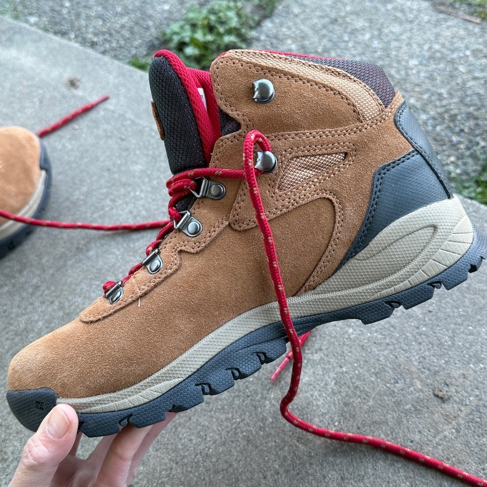 COLUMBIA Newton Ridge Waterproof Hiking Boots NWOB Size 7.5 - Picture 7 of 15